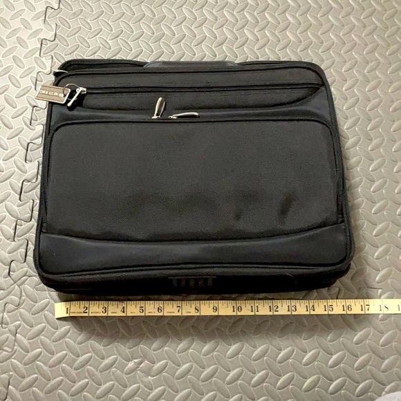 BRAND NEW! PORT branded laptop cases - Picture 5 of 7